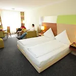 Pfalzhotel Szálloda 4*