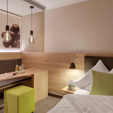 Pfalzhotel Hotell 4*