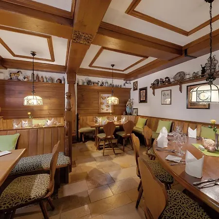 מלון Pfalzhotel 4*