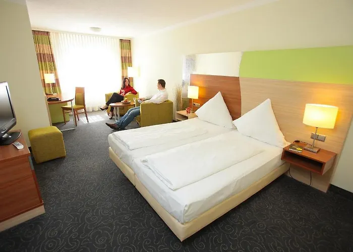 Pfalzhotel Hotell 4*