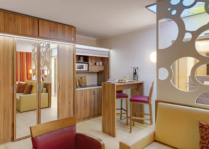 Pfalzhotel Hotell 4*