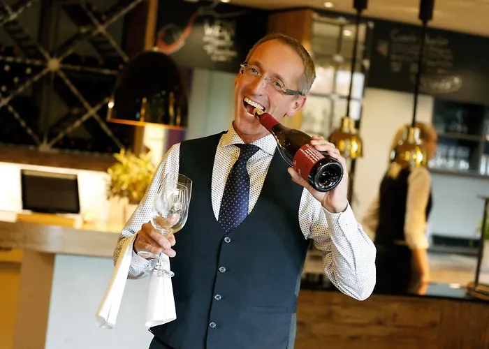 Pfalzhotel Hotell 4*